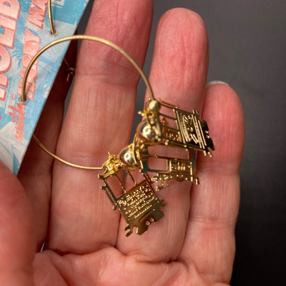 14K Gold Filled Wire Earrings San Franciso Cable Car HARRY MASON Holiday NEW - Picture 7 of 9